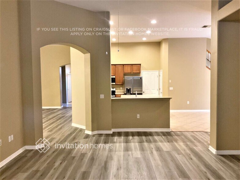 Building Photo - 2040 Wexford Green Dr