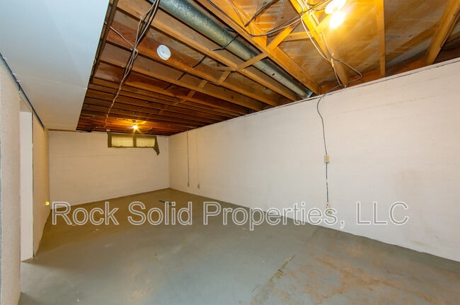 Building Photo - 1622 Oxford Dr