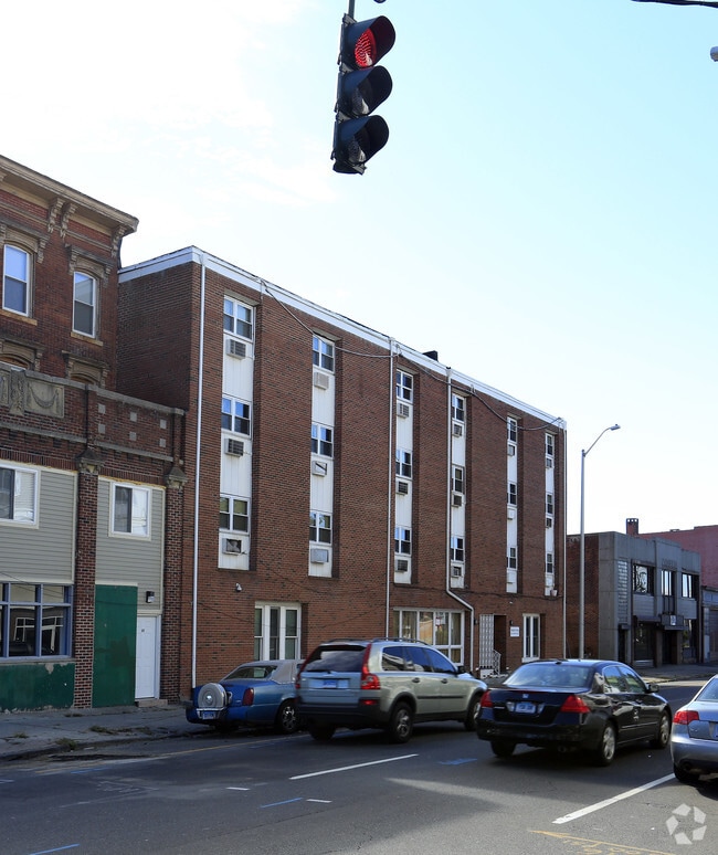 Building Photo - ParkFair Arms