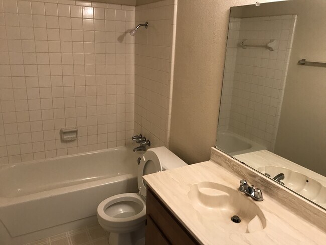 Building Photo - Duplex