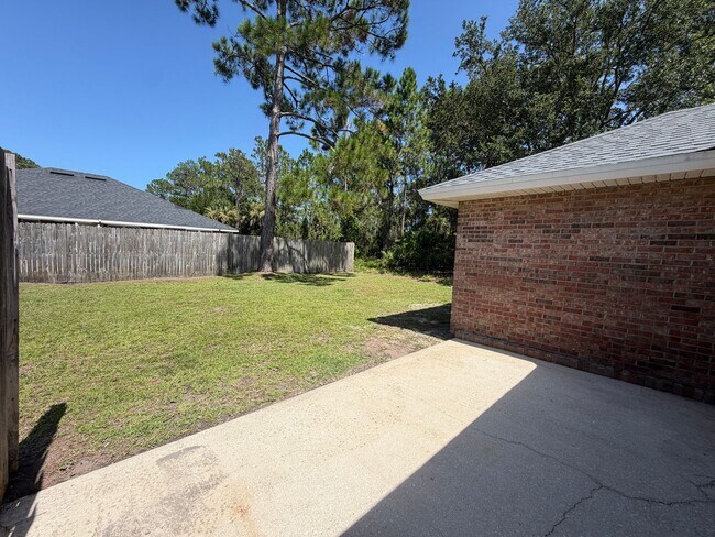 Building Photo - Comfort, Convenience & a Fresh Start in Palm Coast!
