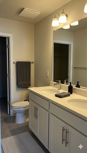 Building Photo - 344 Ensemble Way