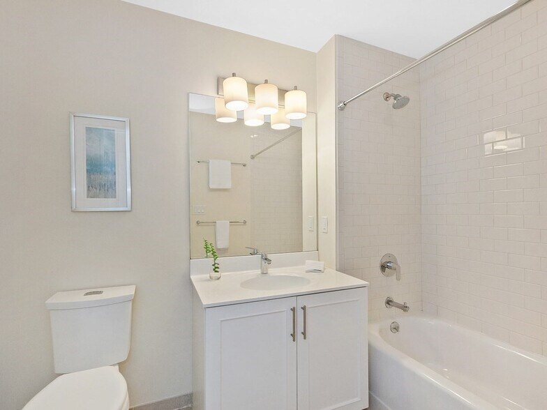 Building Photo - 321 Hammond Pond Pky