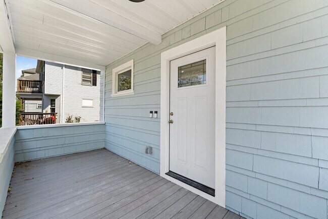 Building Photo - 125 Redlands Rd