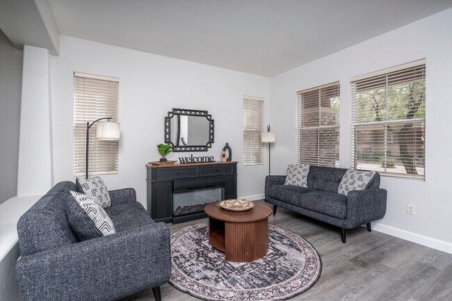 Building Photo - 3034 W Villa Cassandra Dr