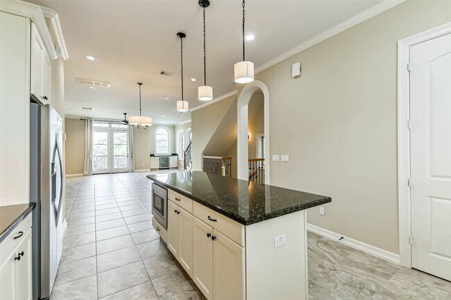 Building Photo - 11115 Olympia Dr