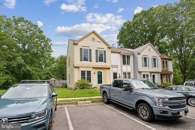 Building Photo - 7191 Fairfield Ct