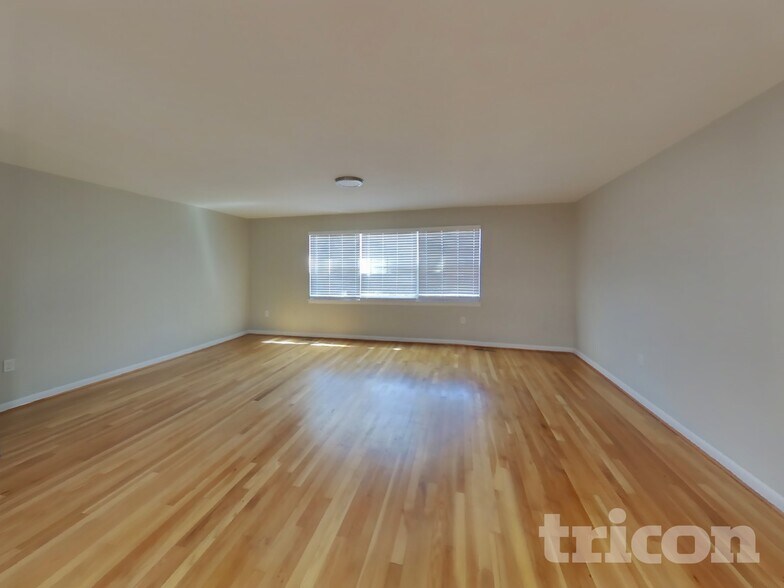 Building Photo - 26 Pickersgill Square