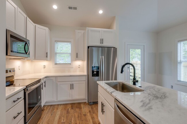 Building Photo - Modern Nations Home | 2 Bed, 2 Bath | 900 ...
