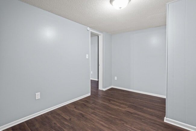 Building Photo - 5605 W 58th St