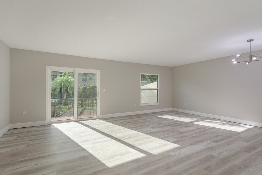 Building Photo - 2700 Bayshore Blvd