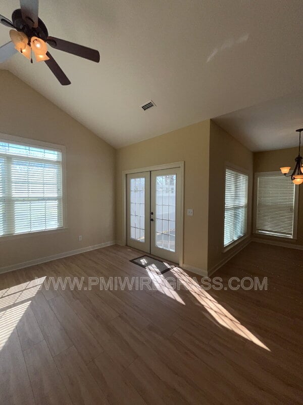 Building Photo - 306 Hidden Creek Cir