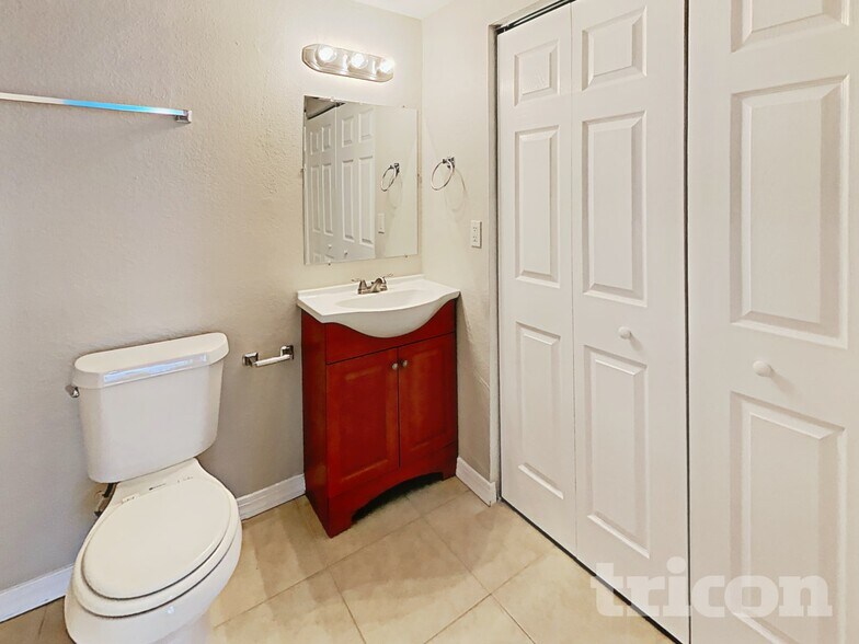 Building Photo - 11915 106th St