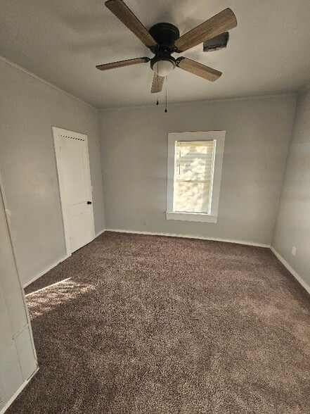 Building Photo - 715 E Church St