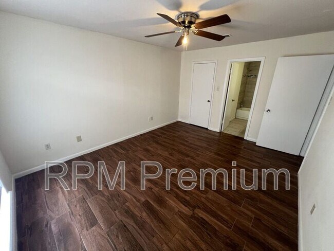 Building Photo - 5268 S Brightside View Dr