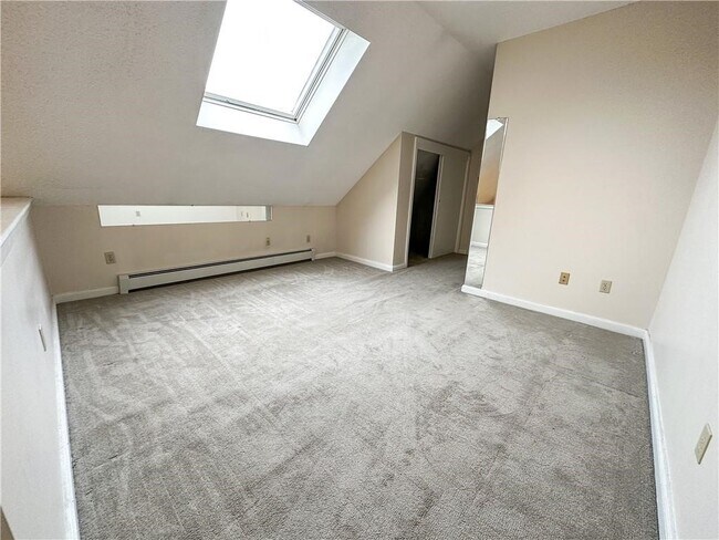 Building Photo - 113 Comfort St
