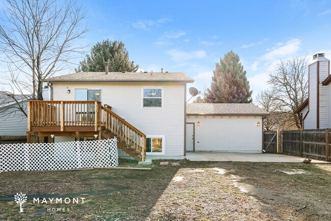 Building Photo - Spacious Two-Story Living in Aurora