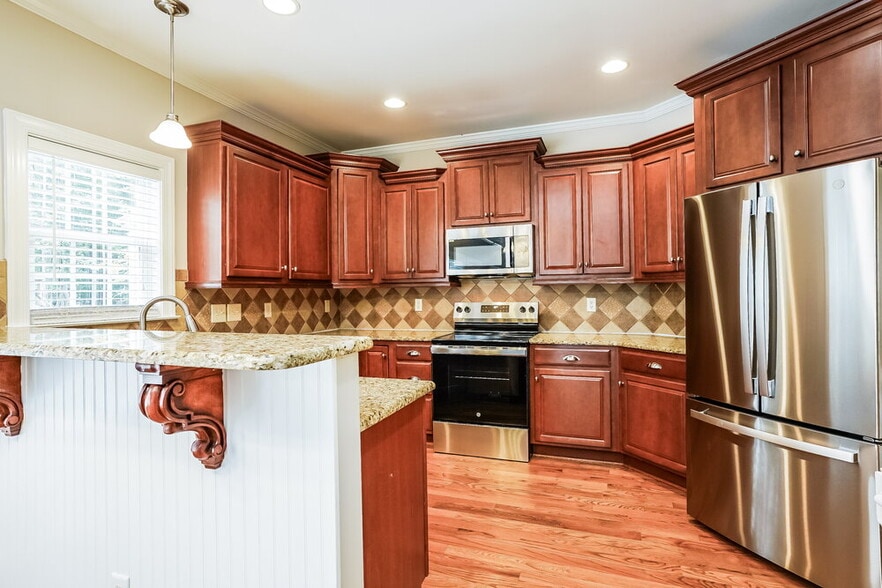 Building Photo - 221 Worthington Ct