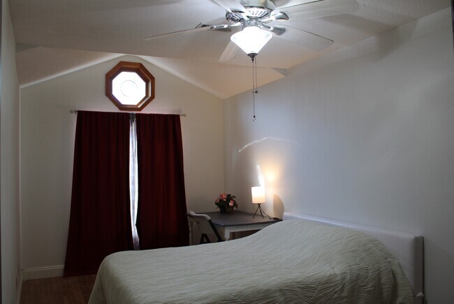 Upstairs Full Bedroom - 2115 Pineshore Ct