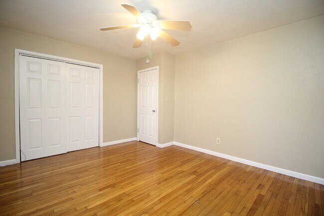 Building Photo - Northeast Pensacola Home- Entertainers Dream with Covered Deck & Fenced Backyard