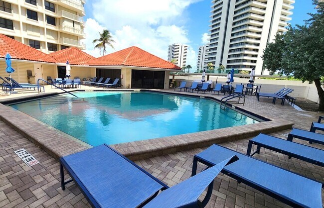 Building Photo - 5480 N Ocean Dr