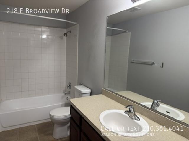 Building Photo - 218 E Broadview Dr