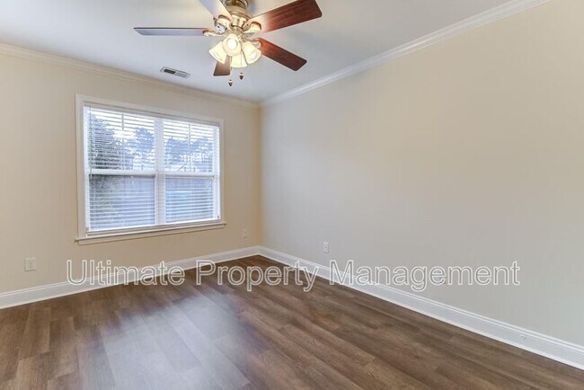 Building Photo - 902 Kiwi Ln