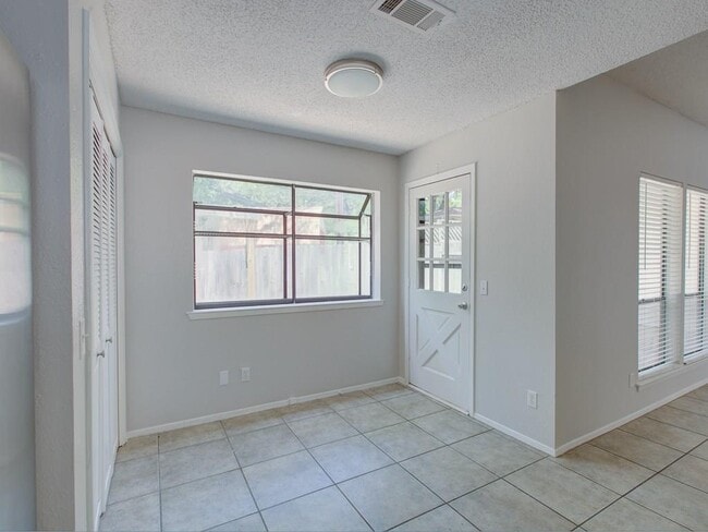 Building Photo - 8402 Tallwood Dr