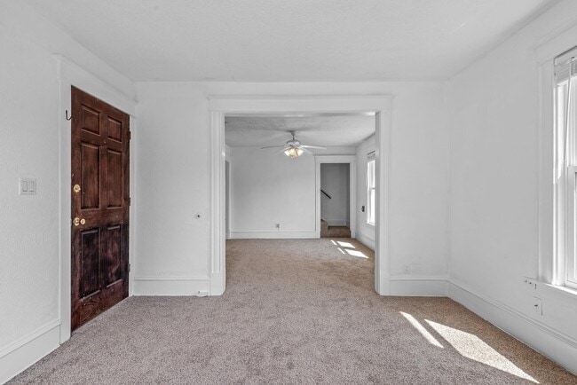 Building Photo - 3301 22nd Ave S