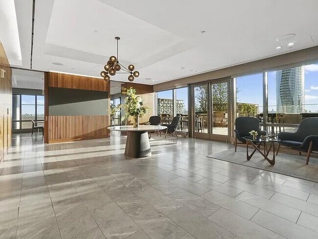 Building Photo - 2 Shore Ln