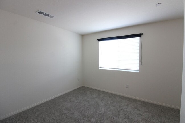 Building Photo - THREE BEDROOMS ALL WITH PRIVATE BATHROOMS