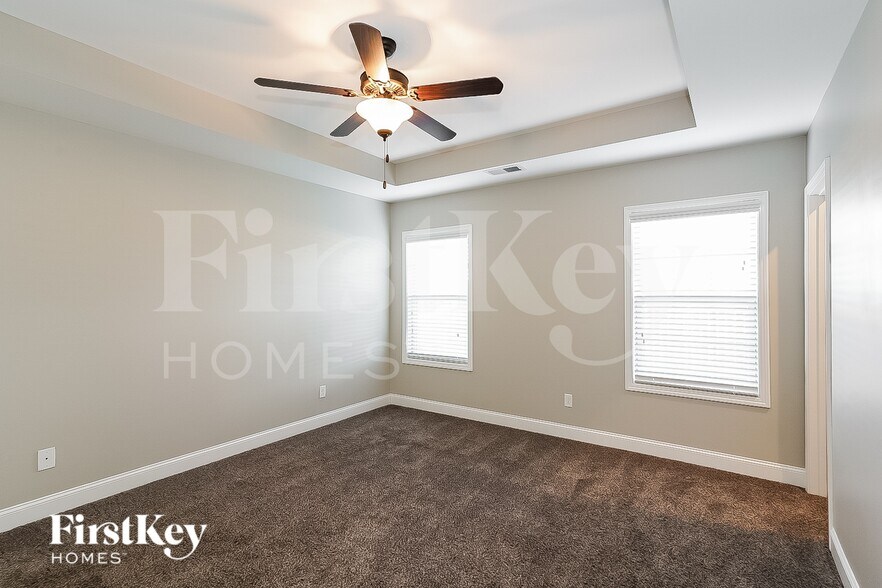 Building Photo - 2002 Azalea Ct