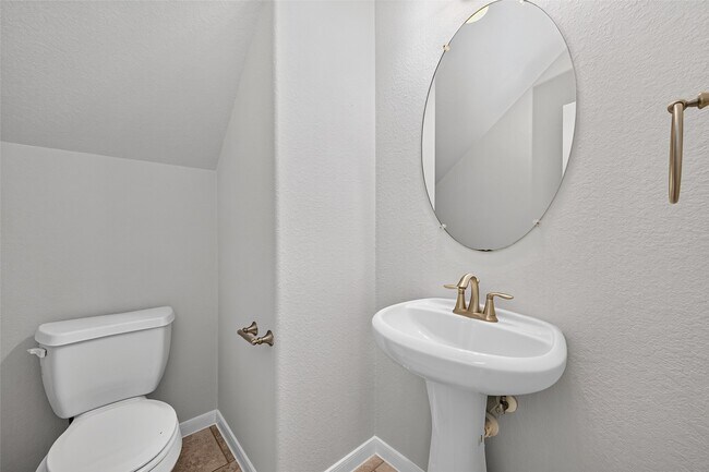 Building Photo - 50 Vershire Cir