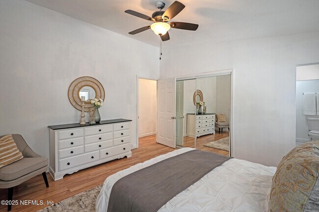 Building Photo - 2565 Burlingame Dr W