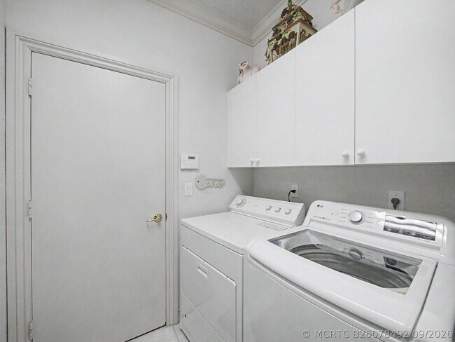 Building Photo - 121 Orchid Cay Dr