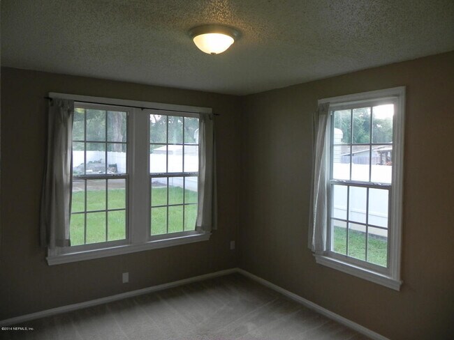 Building Photo - 2704 Spring Park Rd