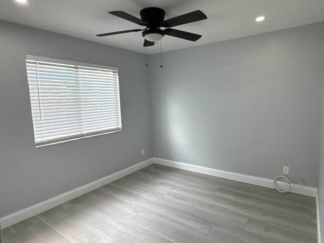 Building Photo - 5516 NW 22nd St