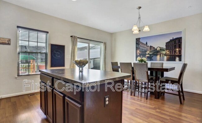 Building Photo - 923 Stonehaven Way