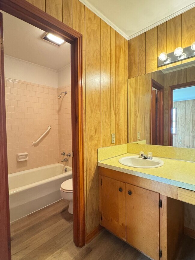 Building Photo - 3 Bed, 2 Bath Home in Grambling!