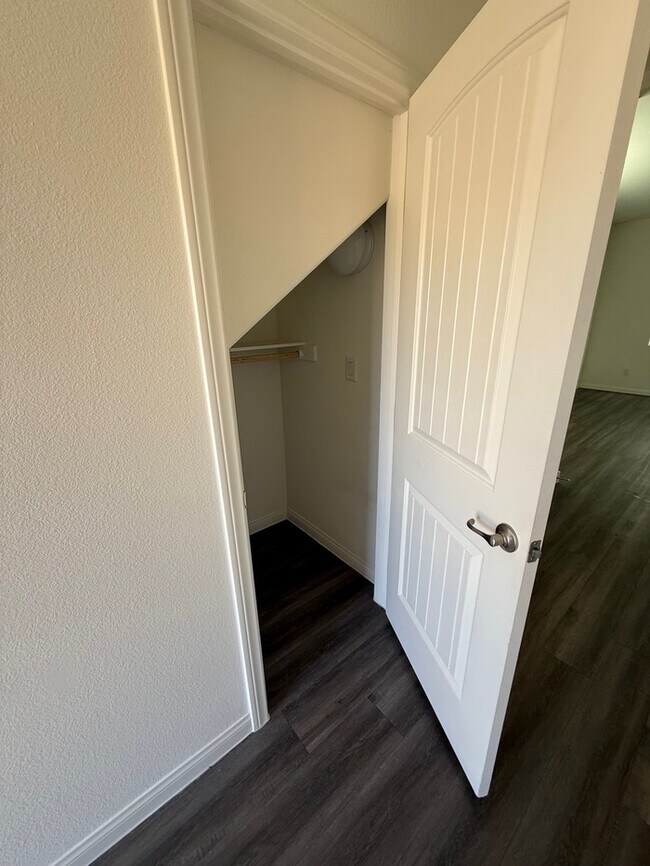 Building Photo - 8069 Athos Ct