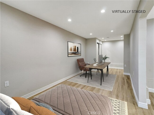 Building Photo - 985 1/2 Dexter Street Unit