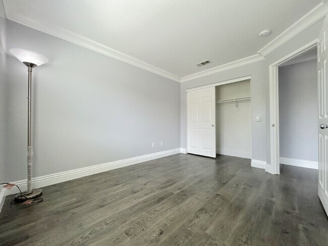 Building Photo - 12445 Sonoma Dr