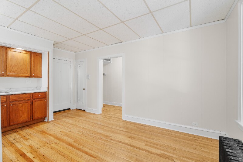 Building Photo - 1440 W Howard St