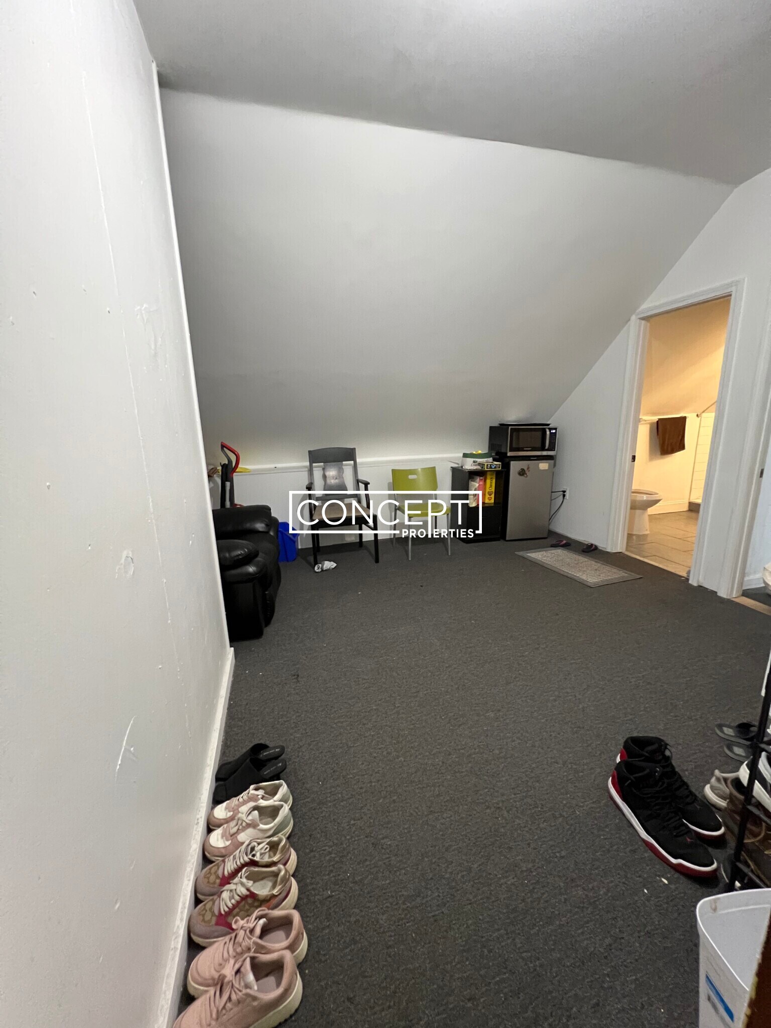 Building Photo - 23 Moraine St