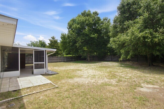 Building Photo - 5135 Whitehurst Ln