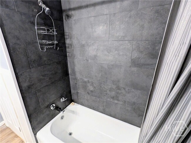 Building Photo - 614 E 37th St