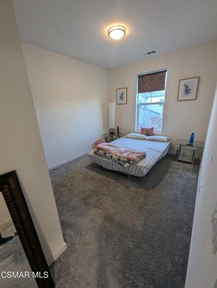 Building Photo - 140 Farmhouse Dr