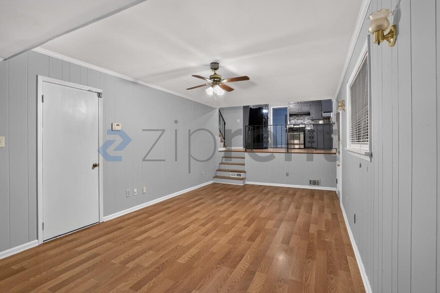 Building Photo - Unit