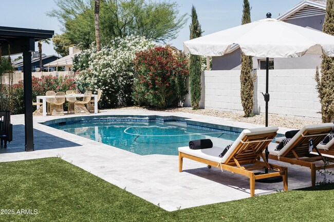 Building Photo - 4944 E Andora Dr