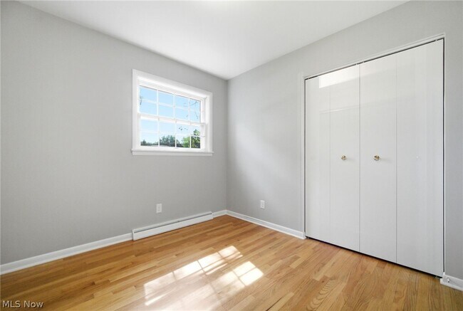 Building Photo - 3331 Edington Rd